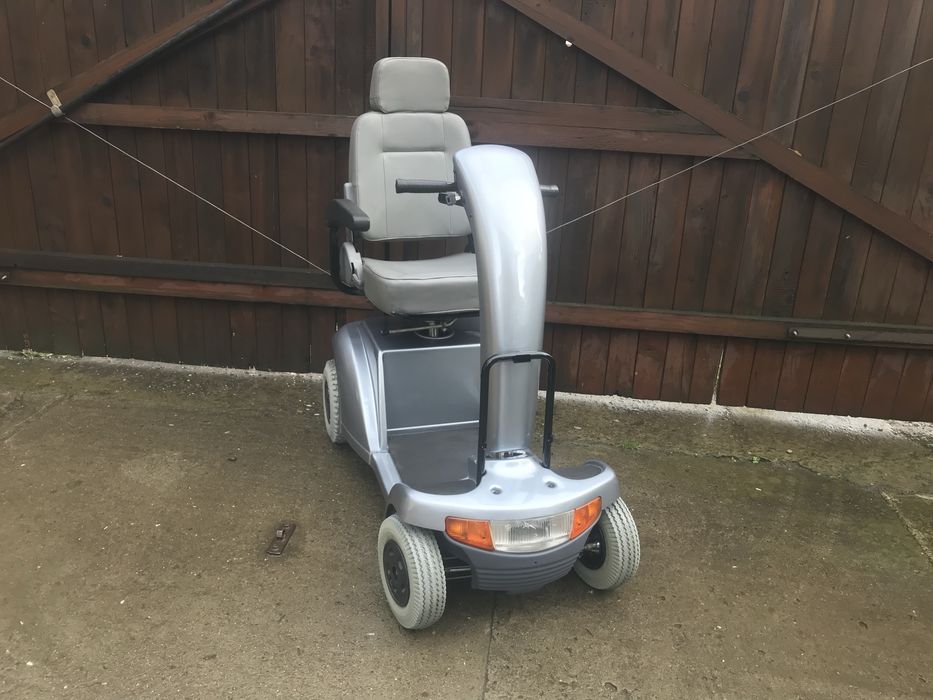 Scuter Carut electric pentru persoane cu dizabilități handicap batrani