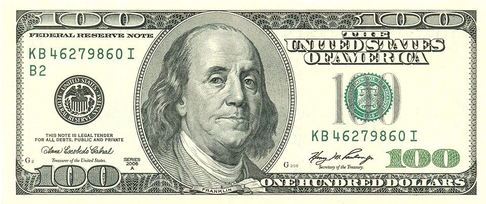 Обменяю 100 долларов