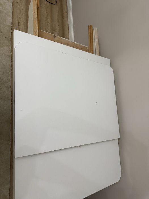 Кухонный стол белый