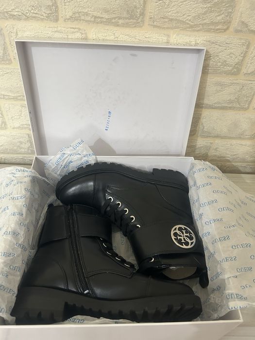 Дамски боти GUESS