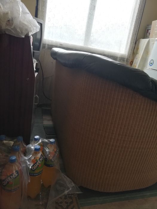 Кожен Градински диван