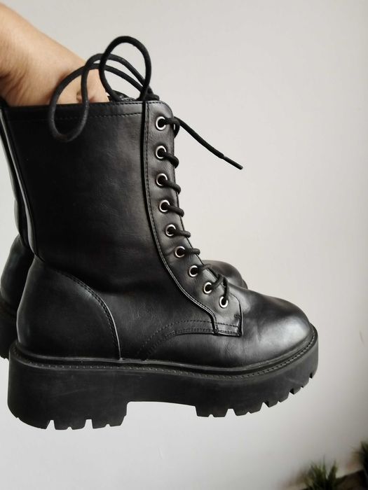 Încălțăminte de damă aproape noi