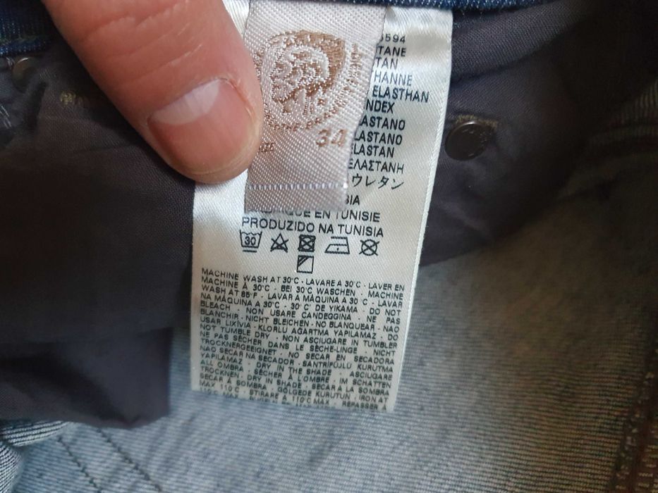 Blugi DIESEL "Thavar" Slim - Marime W34 L32 (Talie 89 cm)