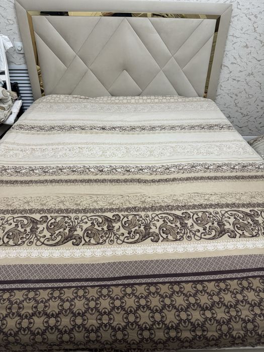 Продам кровать с матрасом