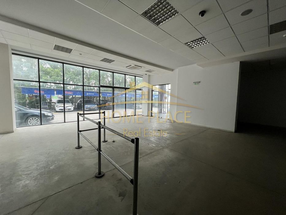 Просторен магазин с две паркоместа