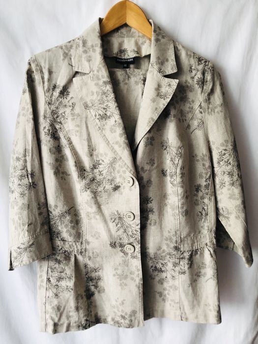 Костюм светлый льняной