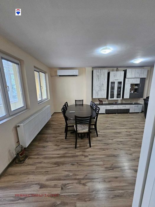 Тристаен апартамент за продажба кв. Родина 1