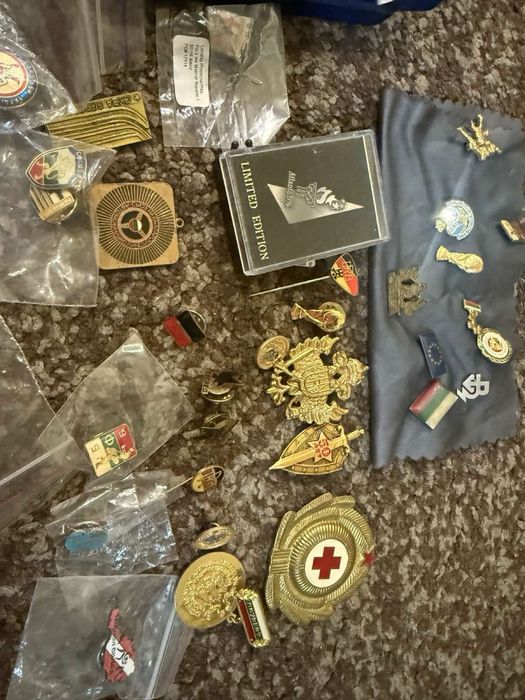 Колекция стари  значки+плакети+ключодържатели