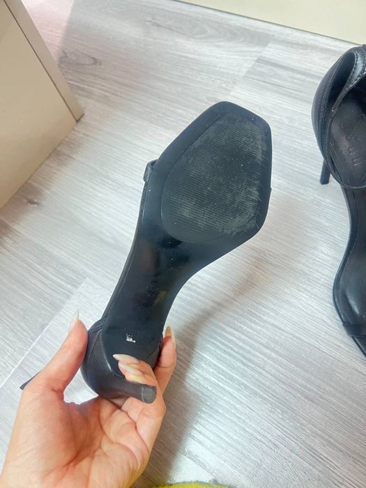 Черные босоножки Mango