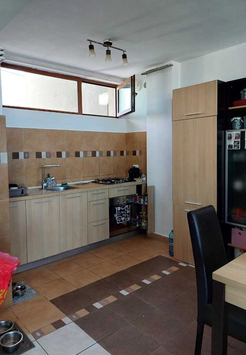 Inchiriez Apartament cu 3 Camere si loc de parcare in garaj subteran zona Guban, vecinatate Lidl