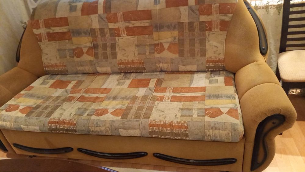 Продам диван с креслами