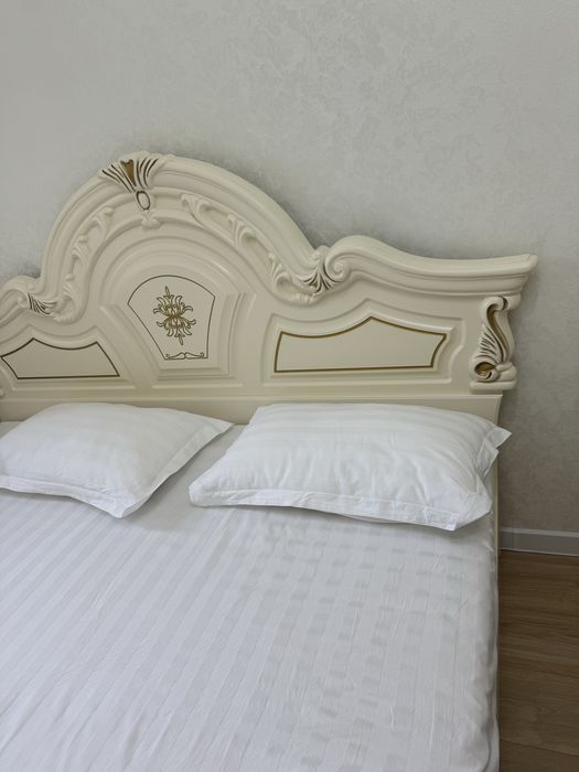 Продам спальный гарнитур