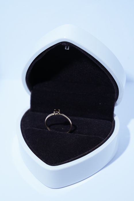 Inel de aur cu diamant natural cu certificat de autenticitate