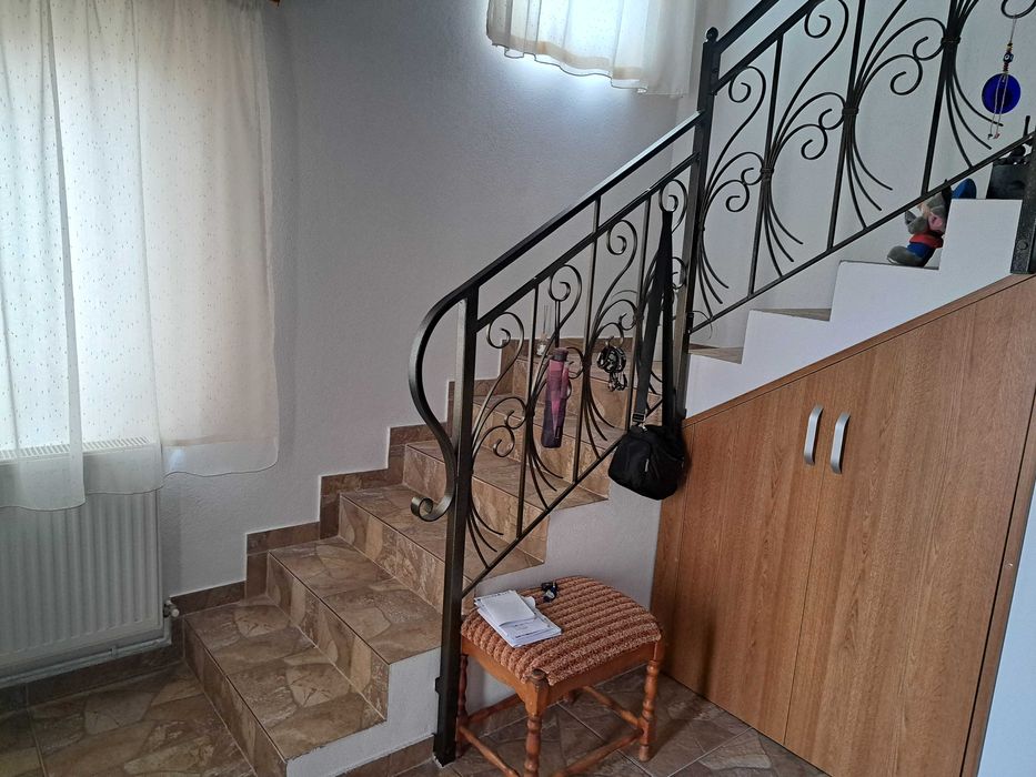 Casă de vânzare !!!