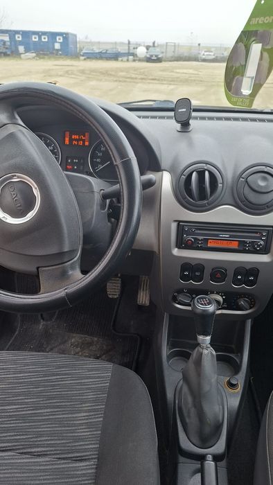 Dacia Logan 1.2 16V – An fabricație 2011 – Kilometri puțini – Întrețin