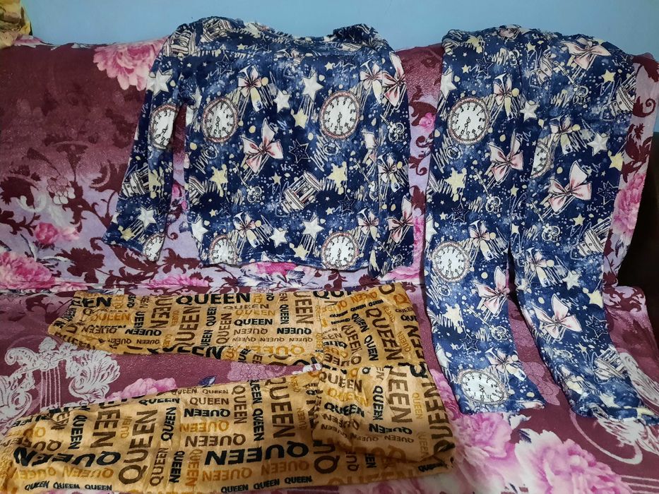 Lot geaca SM pijamale caciula transport gratuit