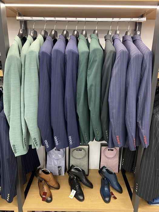 Mobilier magazin haine mobila rafturi umerase modular