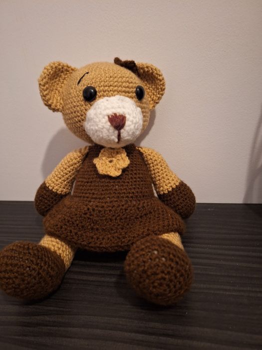 Ursuleti lucrati manual din materiale de  calitate superioara!