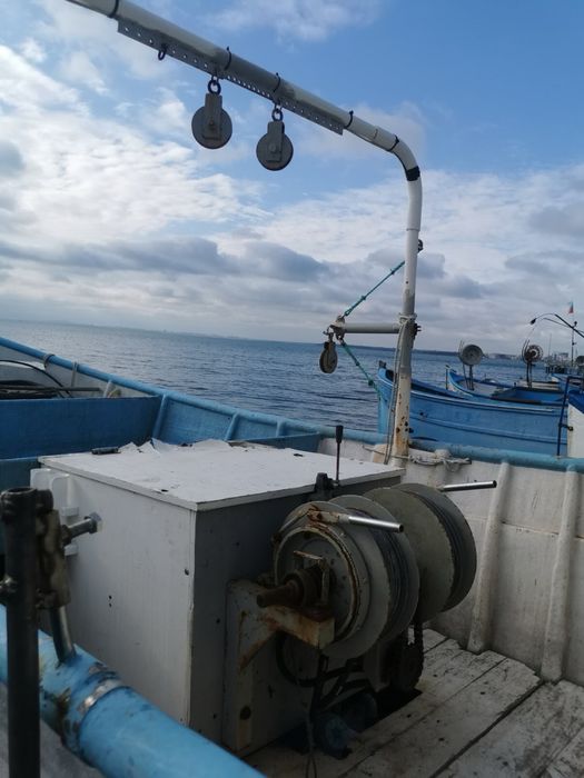 Лодка с лиценс стопански риболов