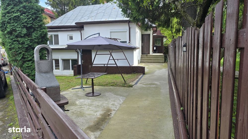 Casa de vacanta cu 2 apart. independente (8 camere) in Poiana Tapului