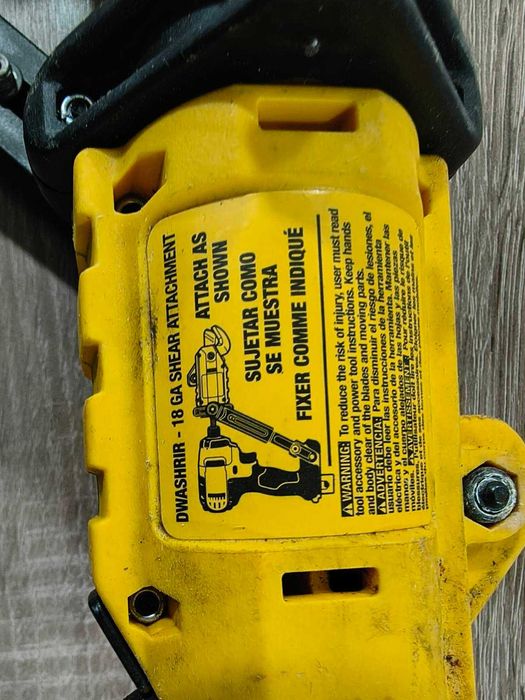 Винтоверт  DeWalt и приставка за рязане на ламарина!