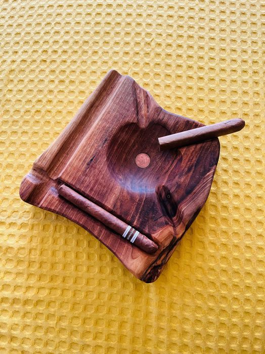 Дъски за мезета - плато, пепелници за пури, пейка от орех