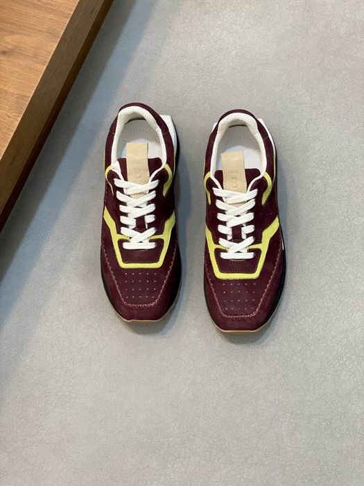 Кафяви обувки Berluti обаждьте на вйбера