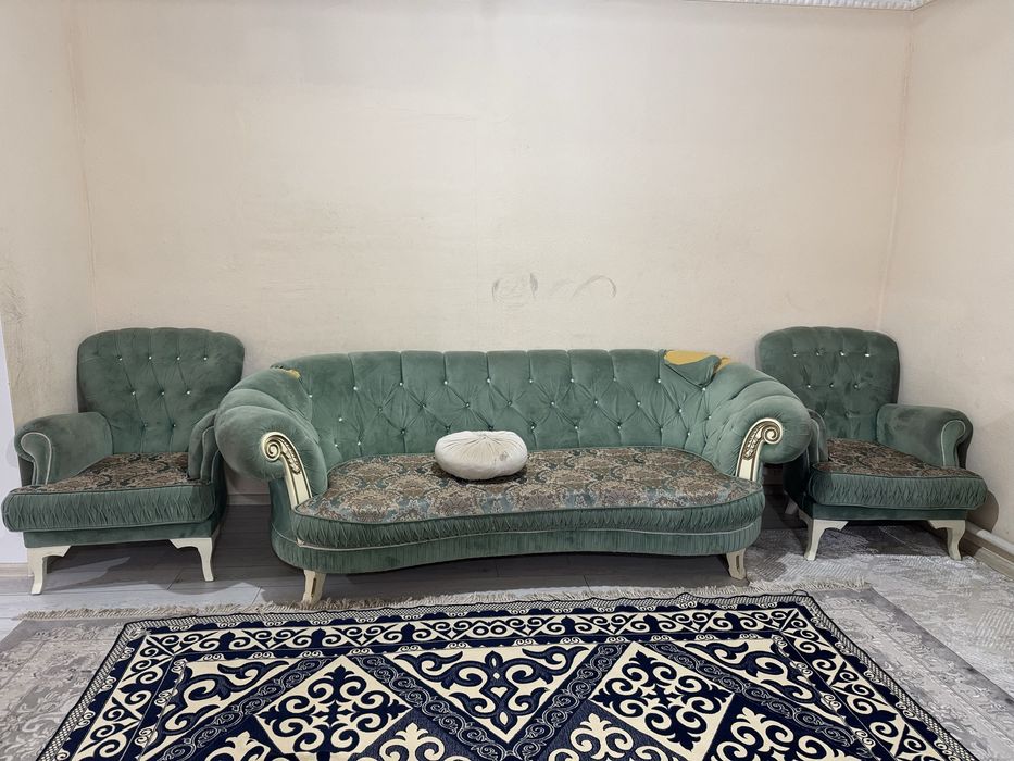 Королевский диван