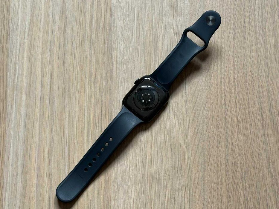 Apple Watch 8 : 45 MM ; Black