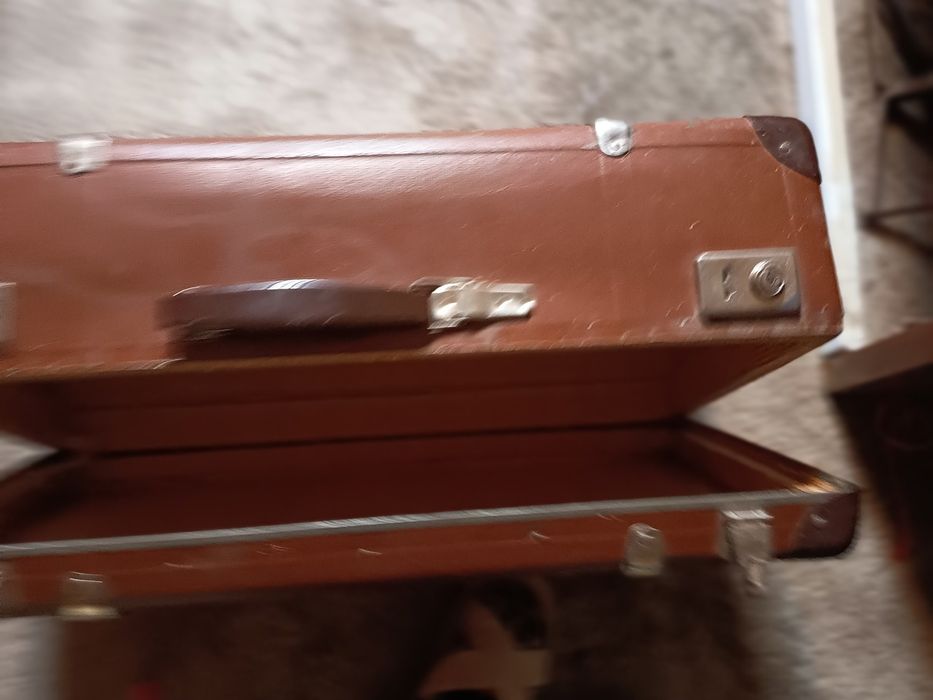 Стар античен запазен куфар