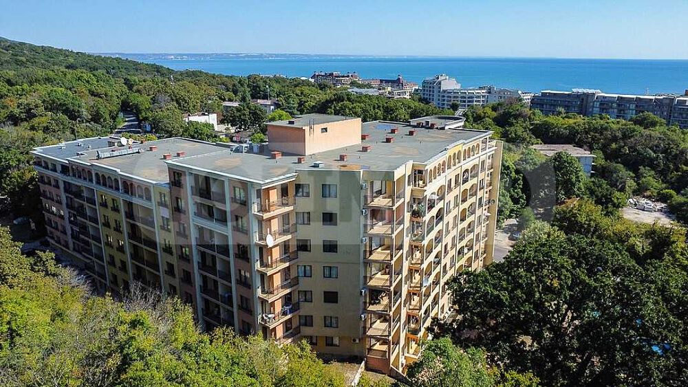 Двустаен апартамент в курортен комплекс Златни пясъци