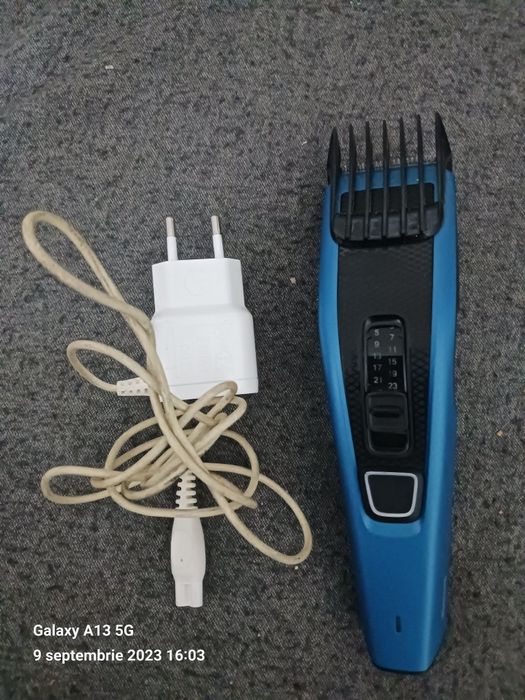 Mașină de tuns paru. 35 lei