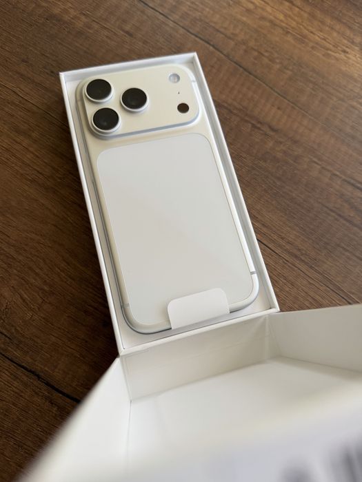 iPhone 17 pro 256GB Silver