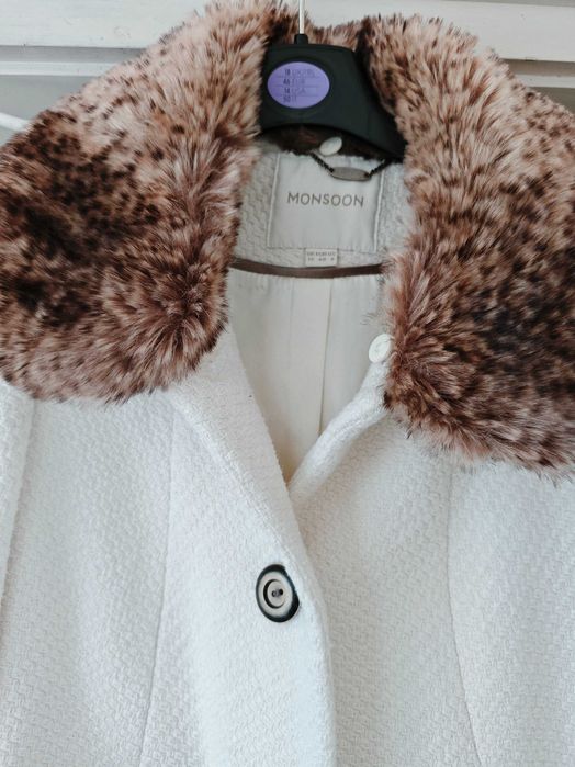 Monsoon бяло палто