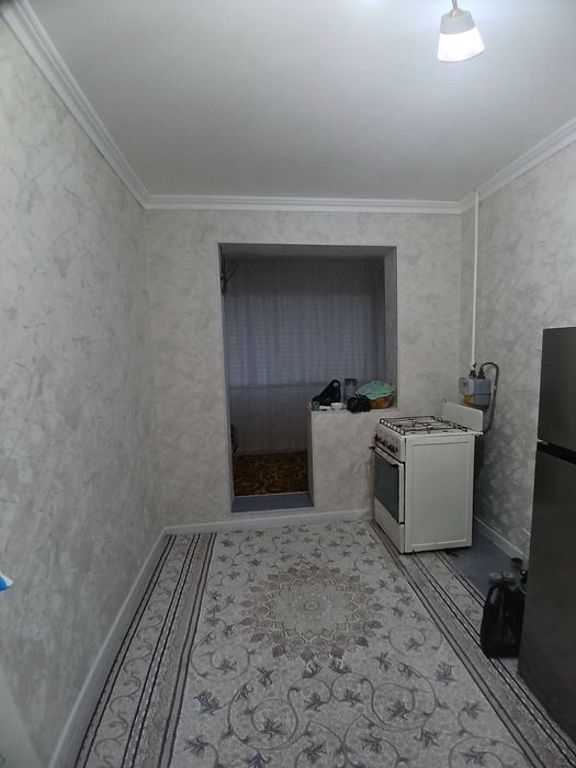 Fruzne massiv Navruz to'yxona yonida 2 xonali uy sotiladi