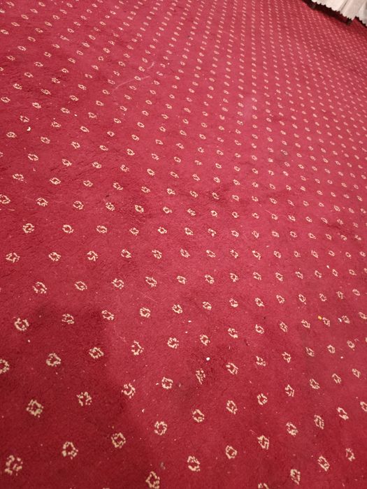 Gilam kavrolan 1000 kv kelishtirib bervoramiz