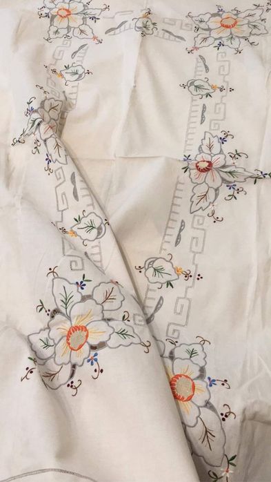 Ръчно бродирани покривки