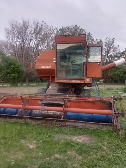 Комбайны Нива и Енисей