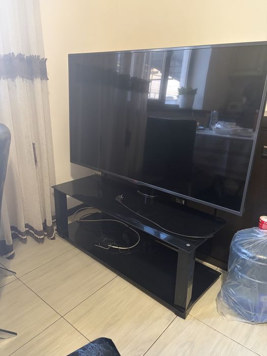 Подскавта под телевизор