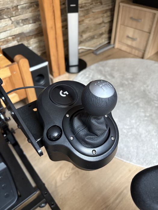 Волан Logitech G920 с частична гаранция+ стойка. (PC/XBOX)