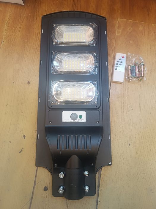 Солничний прожектор лед РКУ solar led quyosh panelli yoritgich chiroq