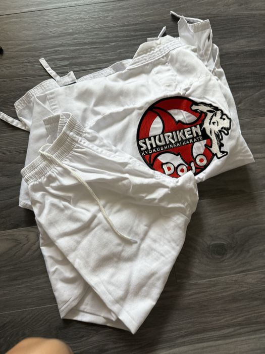 Кимоно и шлем для каратэ, Киокушинкай