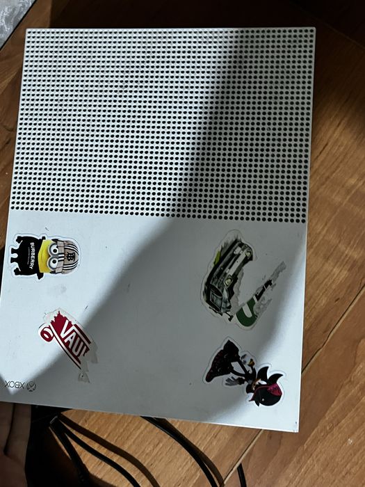 Продам XBOX One s 500 gb