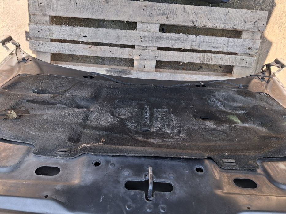 Преден Капак Volvo V50 2007г.