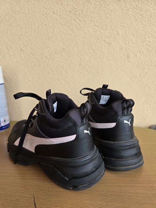 Adidasi Puma marimea 37,5
