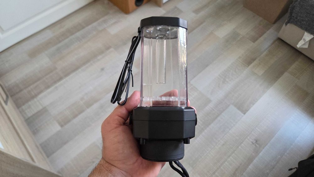 Corsair Hydro X Series D5 помпа с резервоар