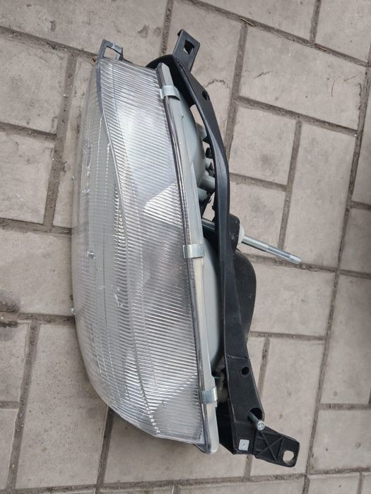 Фара на Toyota Camry 10