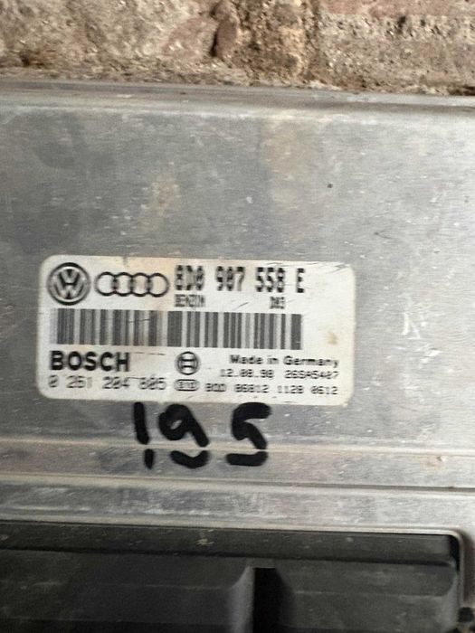 Компютър еку ecu електронен блок двигател Фолксваген Пасат 1.8т AEB