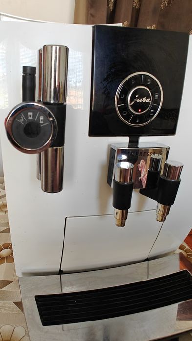 JURA impressa J9 нова