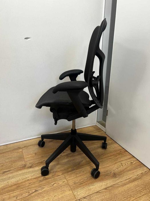 Refurbished Herman Miller Mirra 2 Graphite Butterfly